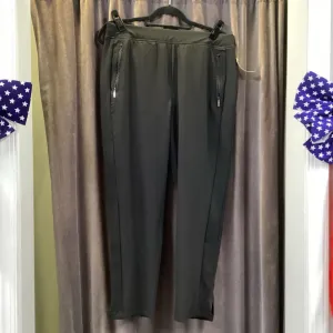 Chicos NWT Jogger Style PANTS 1