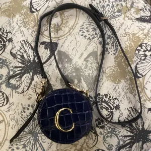 Chloe Croc C Circle HANDBAGS XS