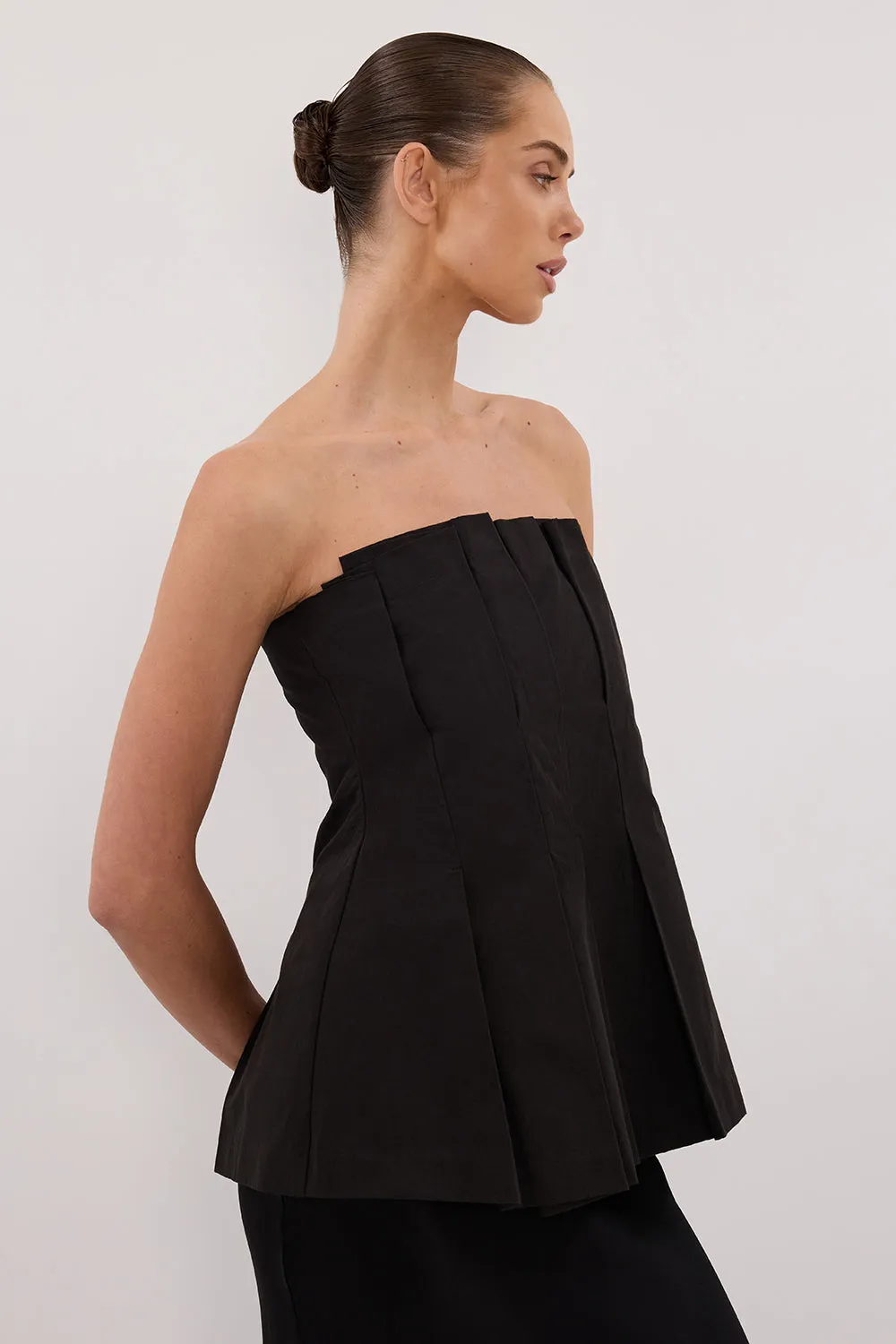 Dissh LILLY BLACK PLEATED STRAPLESS TOP