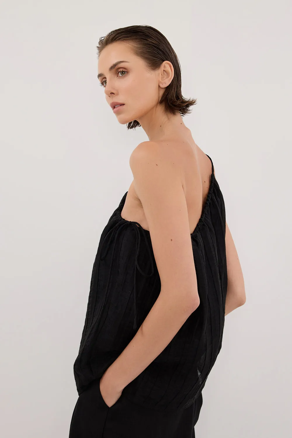 Dissh TAHITI BLACK ONE SHOULDER TOP
