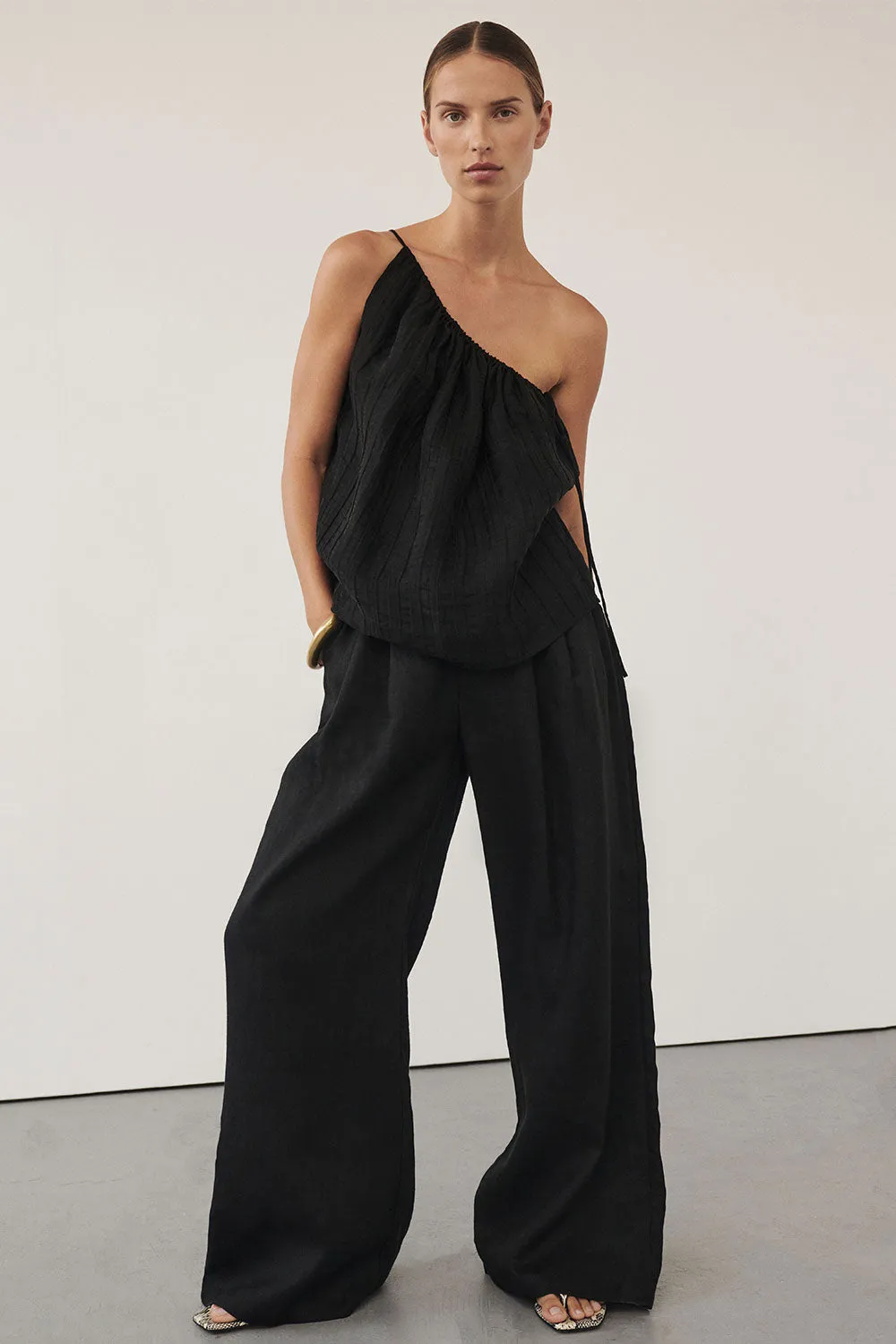 Dissh TAHITI BLACK ONE SHOULDER TOP