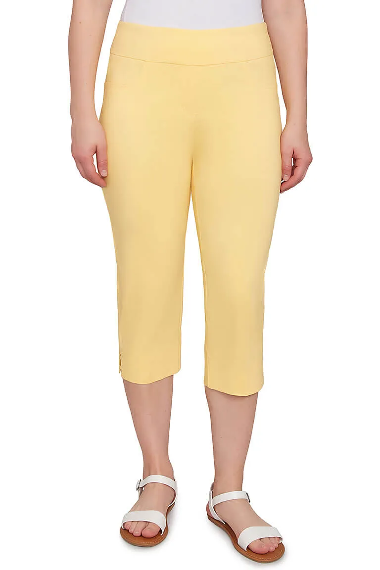 Pull-On Lattice Hem Capri Pant