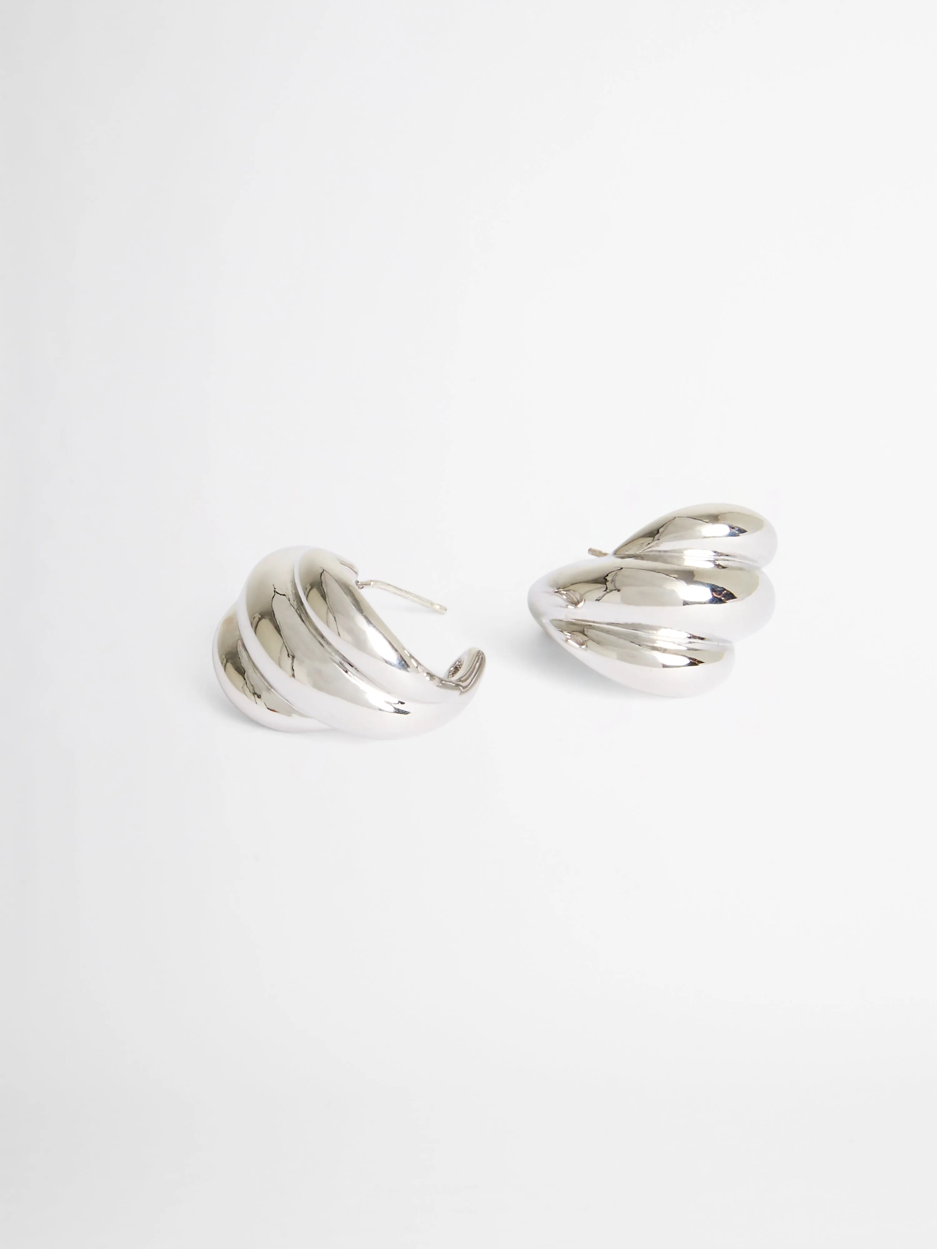 VENUS STUD EARRINGS
