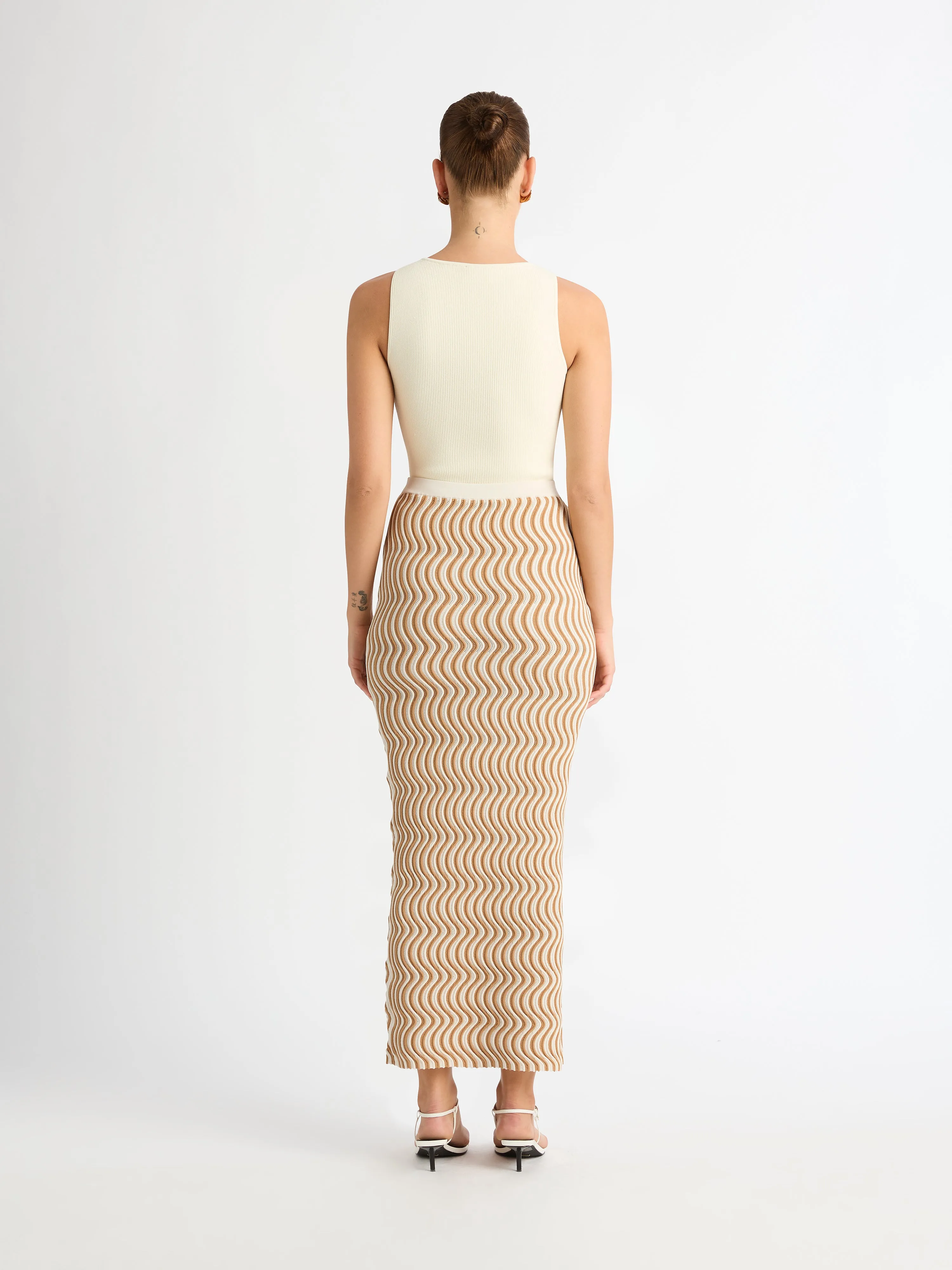 WAVY KNIT SKIRT